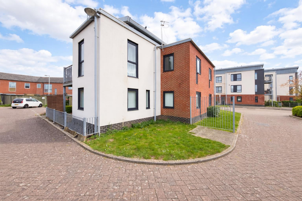 1 bed 1st Floor Flat for rent in Gosport. From Eckersley White - Lee-On-The-Solent 1 bed 1st Floor Flat for rent in Gosport. From Eckersley White - Lee-On-The-Solent