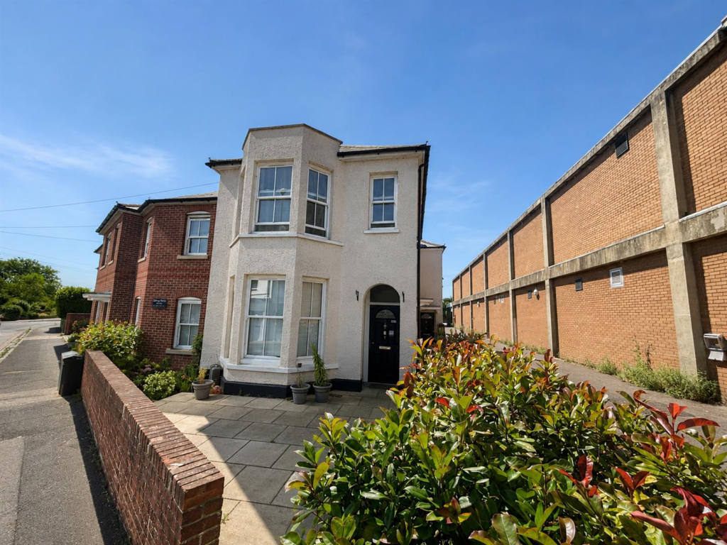 2 bed 1st Floor Flat for rent in Gosport. From Eckersley White - Lee-On-The-Solent
