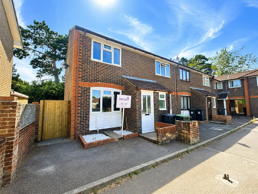2 bed Detached for rent in Gosport. From Eckersley White - Lee-On-The-Solent 2 bed Detached for rent in Gosport. From Eckersley White - Lee-On-The-Solent