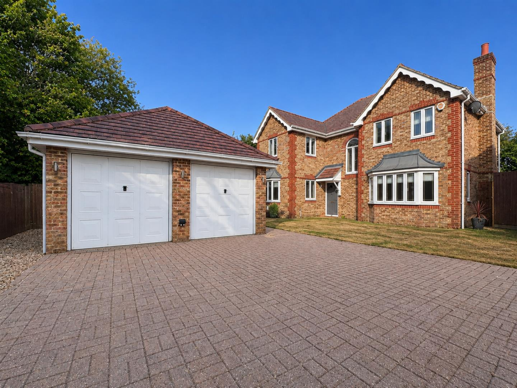 4 bed Detached for rent in Southampton. From Eckersley White - Lee-On-The-Solent 4 bed Detached for rent in Southampton. From Eckersley White - Lee-On-The-Solent