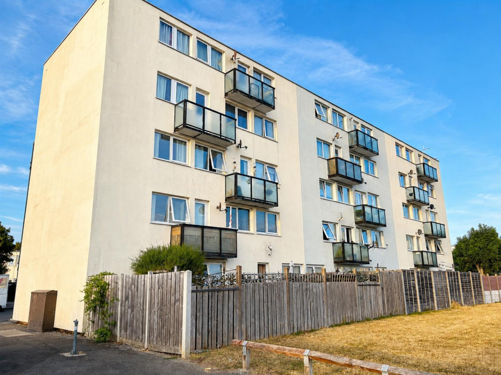 2 bed 1st Floor Flat for rent in Gosport. From Eckersley White - Lee-On-The-Solent 2 bed 1st Floor Flat for rent in Gosport. From Eckersley White - Lee-On-The-Solent