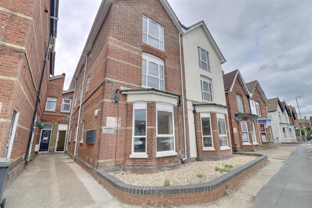 1 bed 1st Floor Flat for rent in Gosport. From Eckersley White - Lee-On-The-Solent
