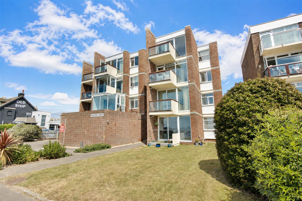 2 bed Apartment for rent in Peel Common. From Eckersley White - Lee-On-The-Solent 2 bed Apartment for rent in Peel Common. From Eckersley White - Lee-On-The-Solent