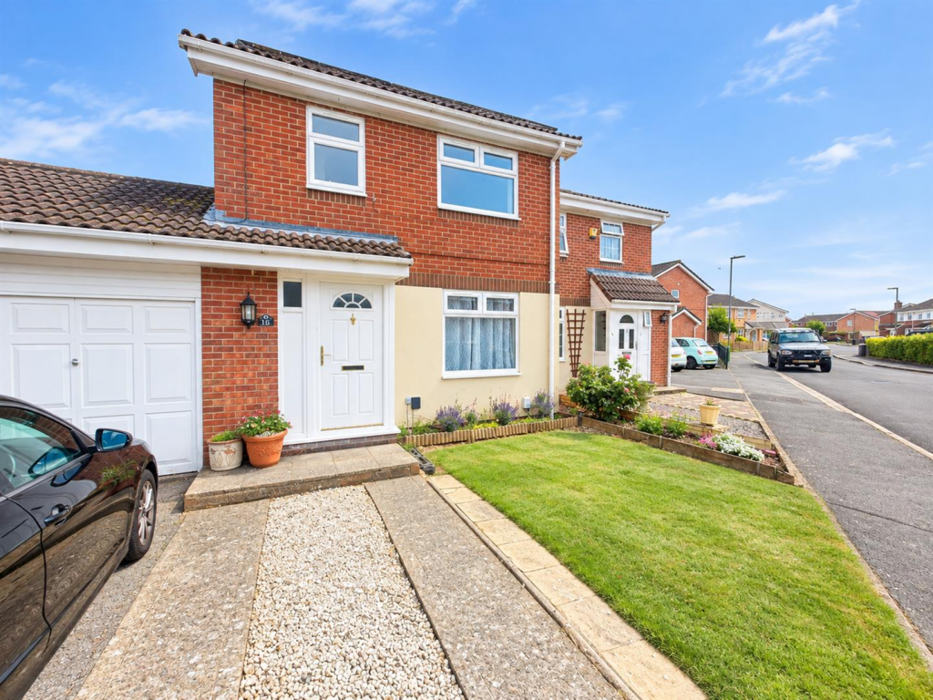 3 bed Detached for rent in Gosport. From Eckersley White - Lee-On-The-Solent