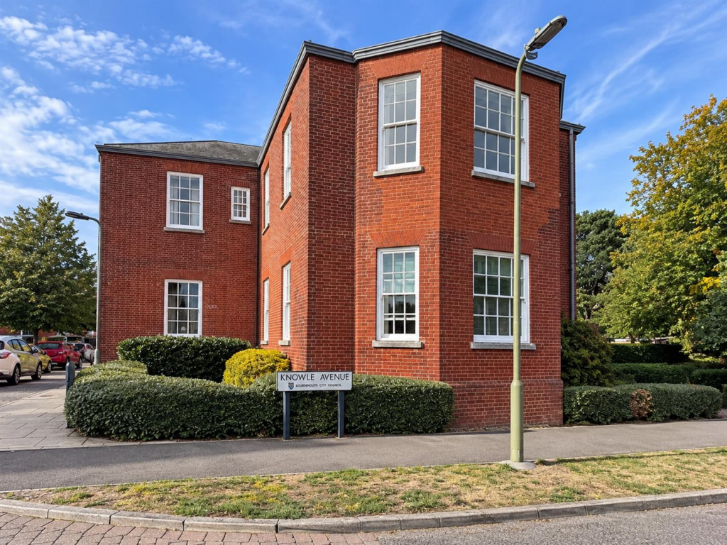 1 bed Apartment for rent in Knowle. From Eckersley White - Lee-On-The-Solent 1 bed Apartment for rent in Knowle. From Eckersley White - Lee-On-The-Solent