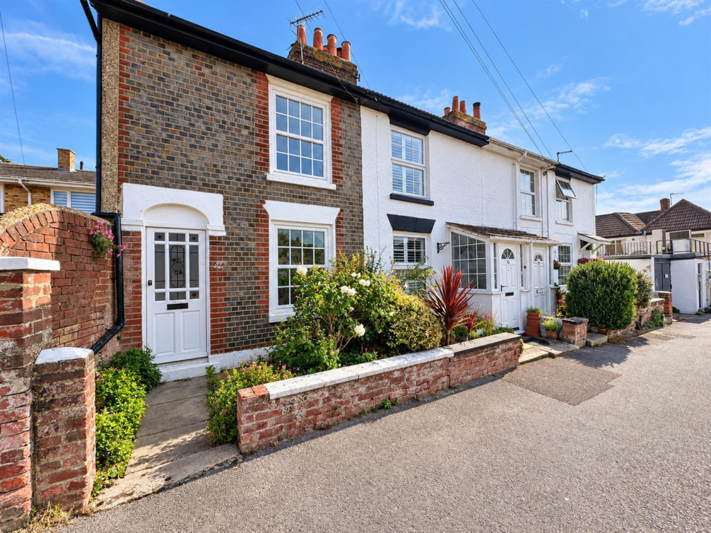 2 bed Detached for rent in Gosport. From Eckersley White - Lee-On-The-Solent
