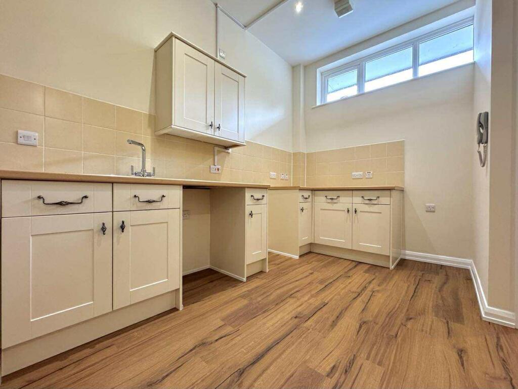 1 bed 1st Floor Flat for rent in Gosport. From Eckersley White - Lee-On-The-Solent 1 bed 1st Floor Flat for rent in Gosport. From Eckersley White - Lee-On-The-Solent