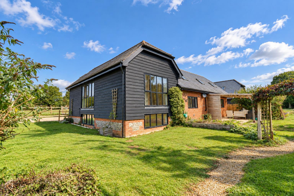 5 bed Barn Conversion for rent in Fareham. From Eckersley White - Lee-On-The-Solent 5 bed Barn Conversion for rent in Fareham. From Eckersley White - Lee-On-The-Solent