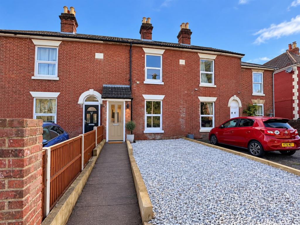 4 bed Mid Terraced House for rent in Fareham. From Eckersley White - Lee-On-The-Solent 4 bed Mid Terraced House for rent in Fareham. From Eckersley White - Lee-On-The-Solent