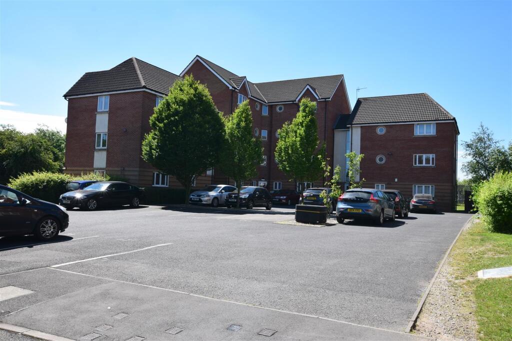 2 bed Apartment for rent in Hawkesbury. From Archer Bassett - Coventry
