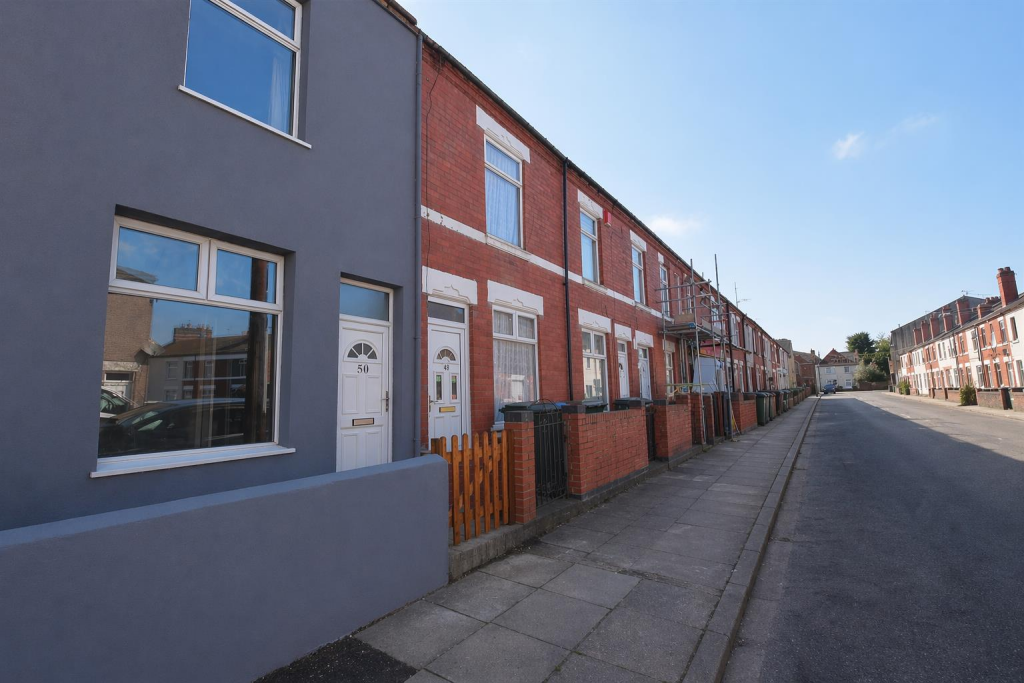 2 bed Mid Terraced House for rent in Coventry. From Archer Bassett - Coventry