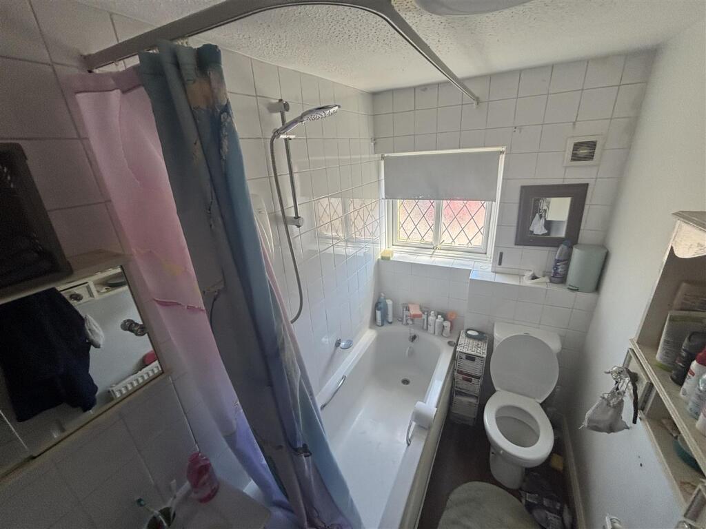 2 bed Mid Terraced House for rent in Hawkesbury. From Archer Bassett - Coventry