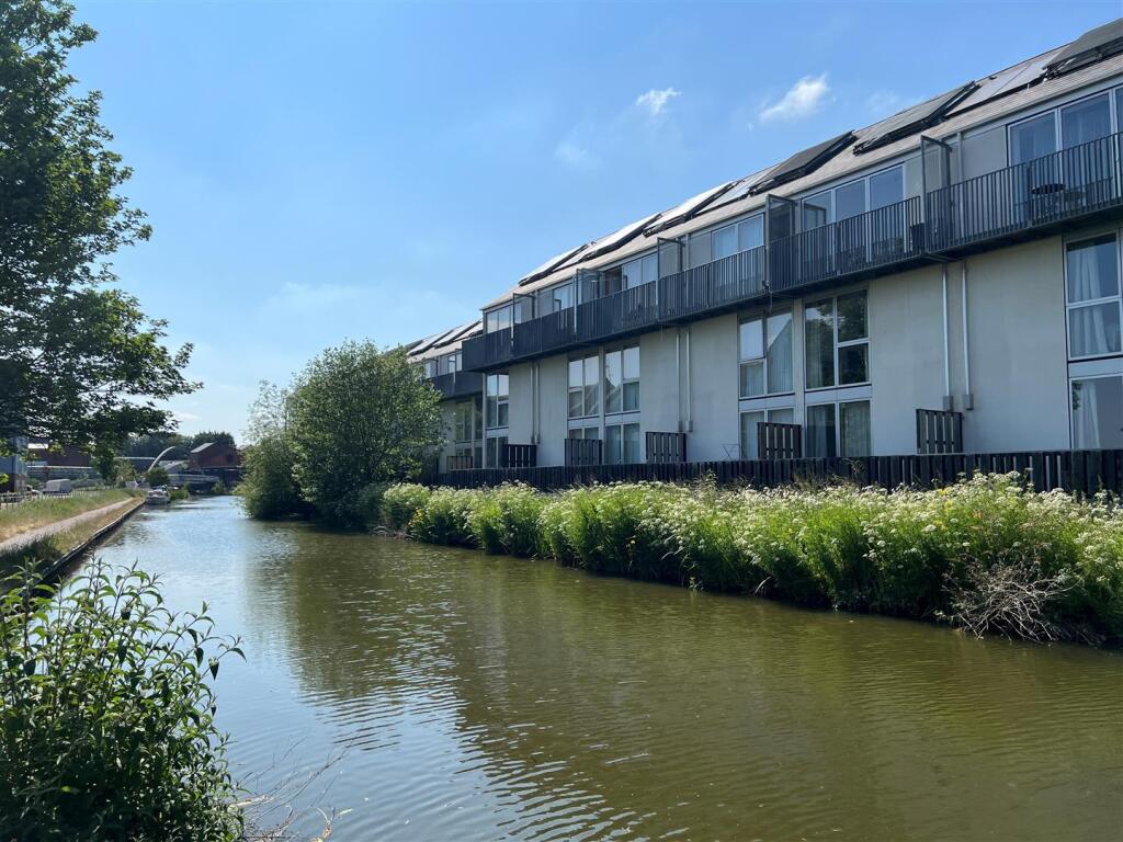 3 bed End of Terrace for rent in Coventry. From Archer Bassett - Coventry