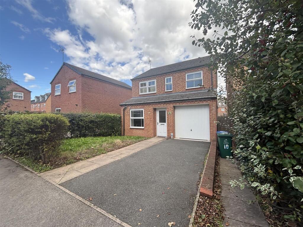 3 bed Detached for rent in Westwood Heath. From Archer Bassett - Coventry 3 bed Detached for rent in Westwood Heath. From Archer Bassett - Coventry