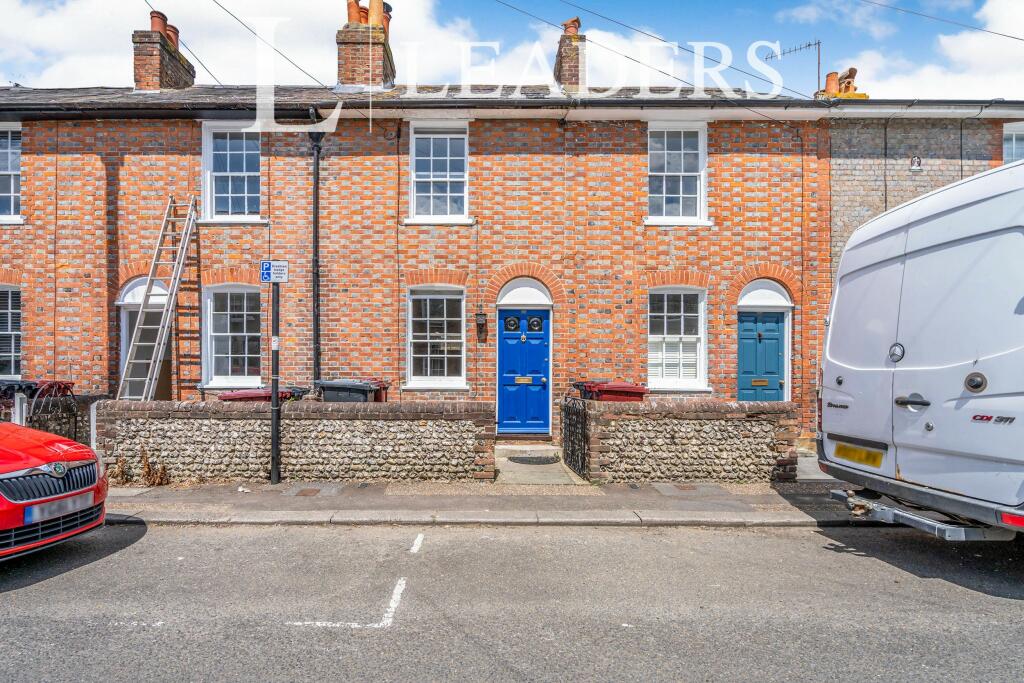 3 bed Mid Terraced House for rent in Chichester. From Leaders (Chichester)