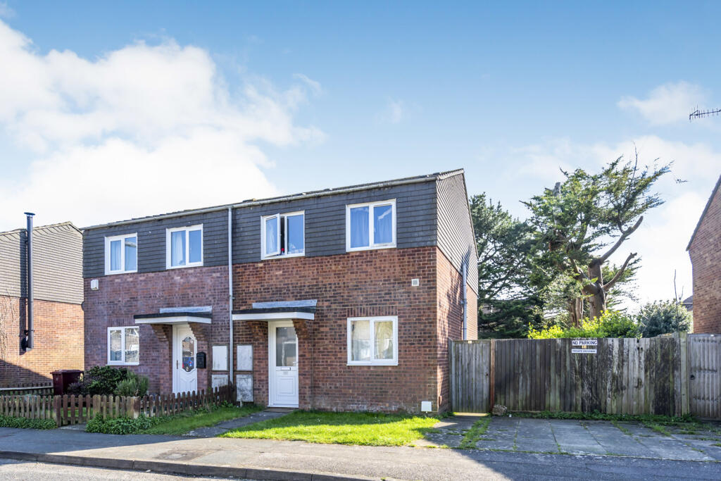 5 bed Mid Terraced House for rent in Chichester. From Leaders - Cichester