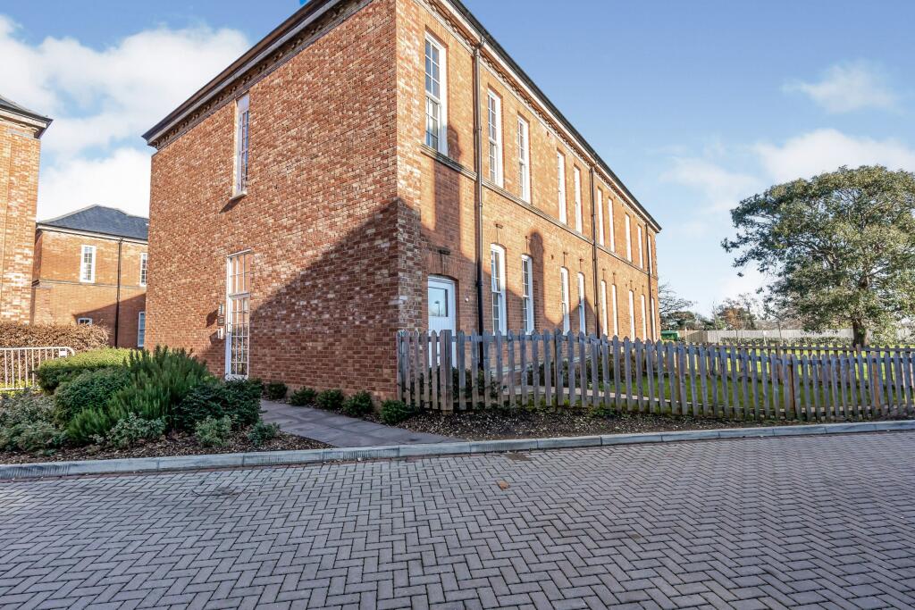 2 bed 1st Floor Flat for rent in Chichester. From Leaders - Cichester 2 bed 1st Floor Flat for rent in Chichester. From Leaders - Cichester
