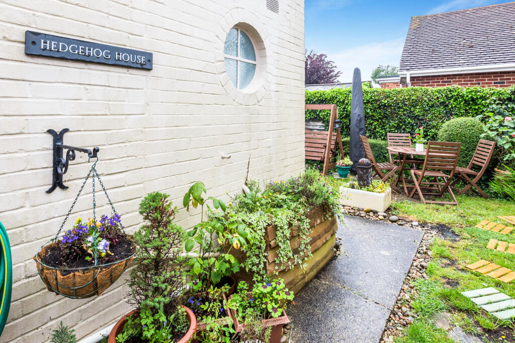 1 bed 1st Floor Flat for rent in Chichester. From Leaders - Cichester 1 bed 1st Floor Flat for rent in Chichester. From Leaders - Cichester
