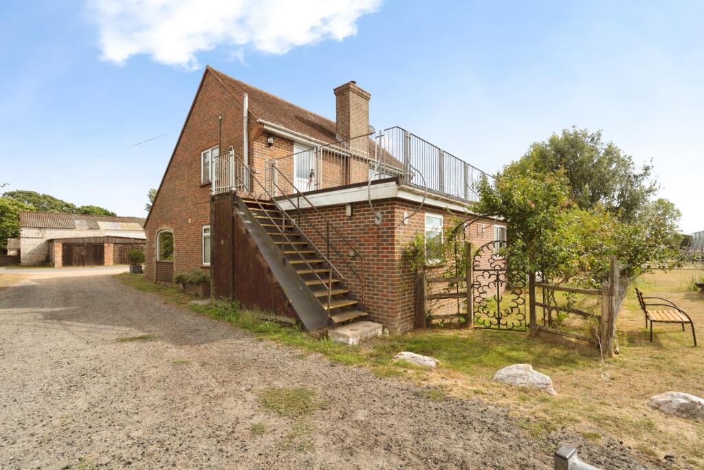2 bed 1st Floor Flat for rent in Chichester. From Leaders - Cichester 2 bed 1st Floor Flat for rent in Chichester. From Leaders - Cichester