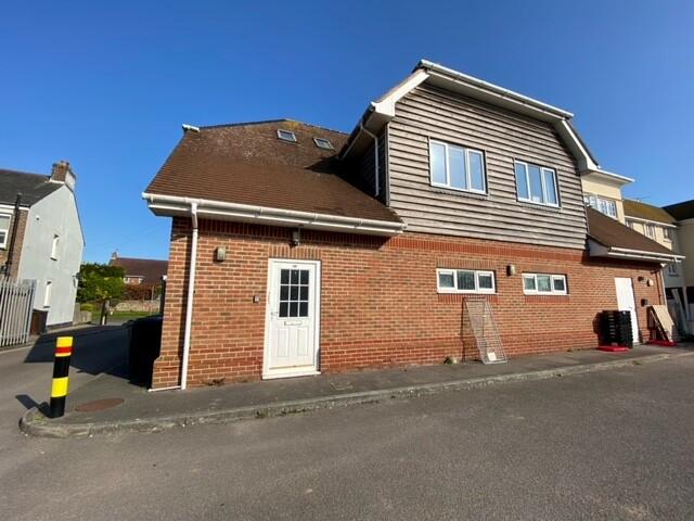 4 bed Studio for rent in Flansham. From Leaders Sales - Bognor Regis 4 bed Studio for rent in Flansham. From Leaders Sales - Bognor Regis