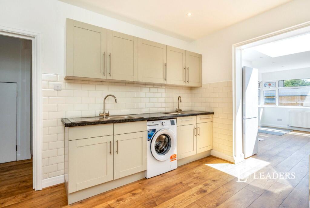 1 bed Detached for rent in Bognor Regis. From Leaders Sales - Bognor Regis