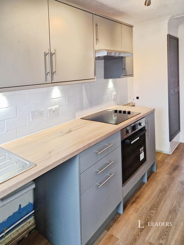 1 bed 1st Floor Flat for rent in Shripney. From Leaders Sales - Bognor Regis 1 bed 1st Floor Flat for rent in Shripney. From Leaders Sales - Bognor Regis