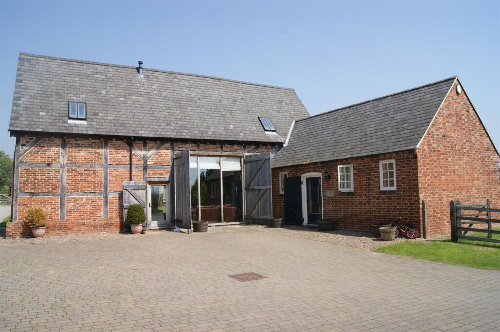 3 bed Barn Conversion for rent in Rugby. From Archer Bassett - Rugby 3 bed Barn Conversion for rent in Rugby. From Archer Bassett - Rugby