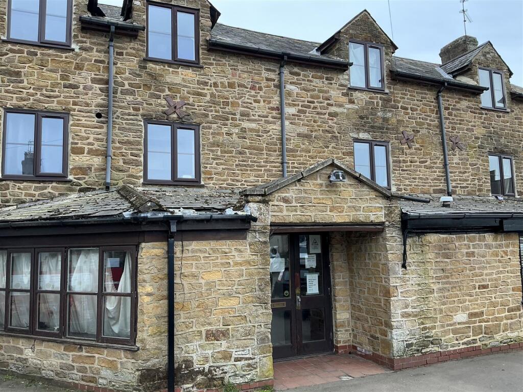 1 bed 1st Floor Flat for rent in Long Buckby. From Archer Bassett - Rugby