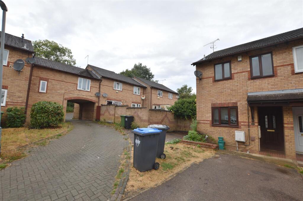 2 bed End of Terrace for rent in Rugby. From Archer Bassett - Rugby 2 bed End of Terrace for rent in Rugby. From Archer Bassett - Rugby