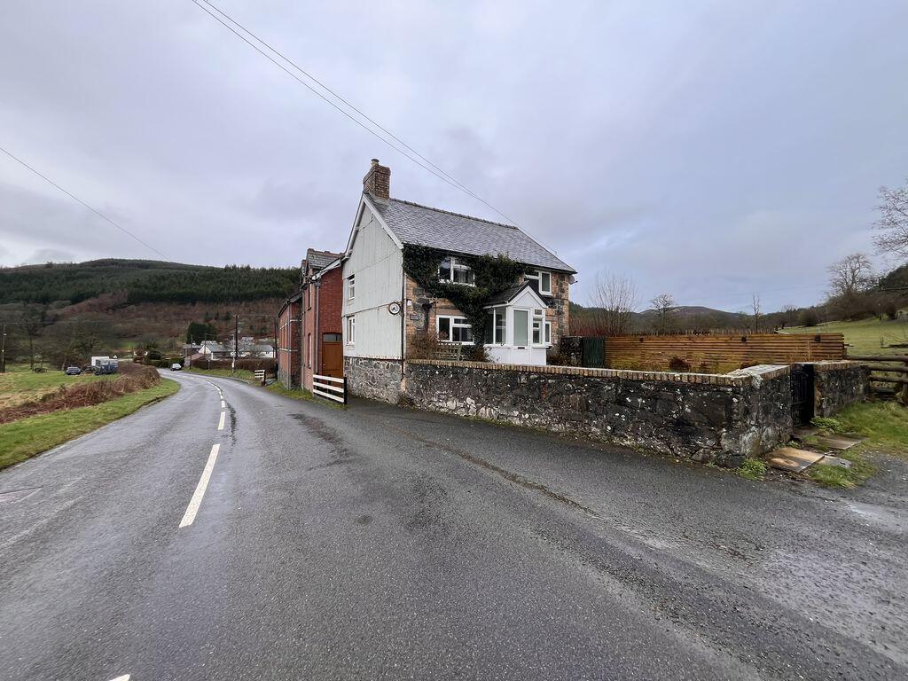 4 bed Semi Detached for rent in Abertridwr. From Bowen - Oswestry
