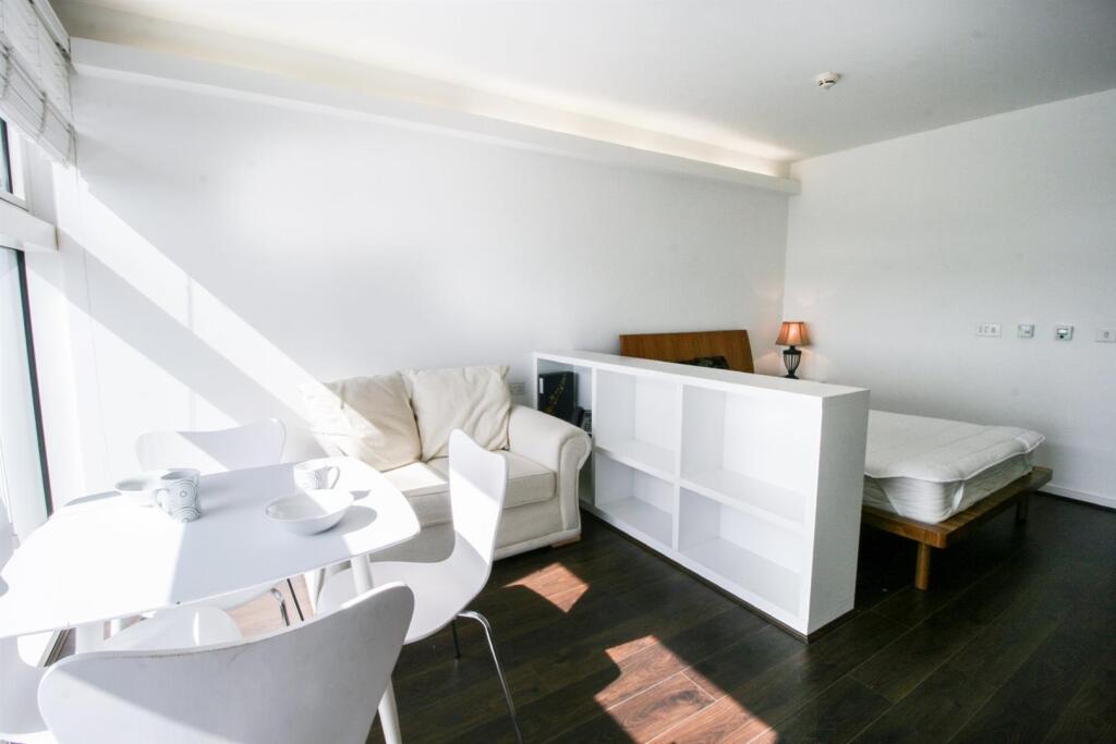 4 bed 1st Floor Flat for rent in Birmingham. From Places - Birmingham
