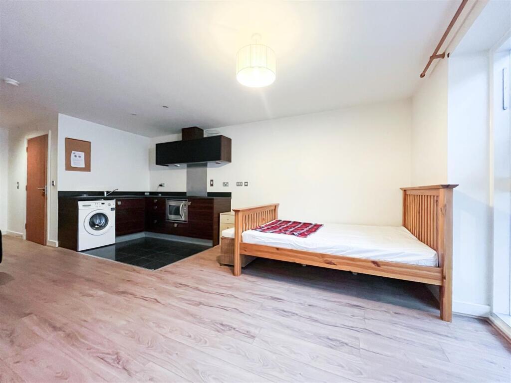 4 bed Studio for rent in Birmingham. From Places - Birmingham 4 bed Studio for rent in Birmingham. From Places - Birmingham