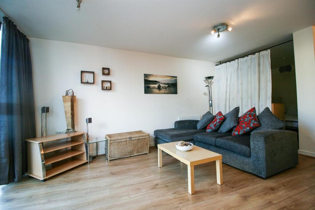 4 bed Studio for rent in Birmingham. From Places - Birmingham 4 bed Studio for rent in Birmingham. From Places - Birmingham