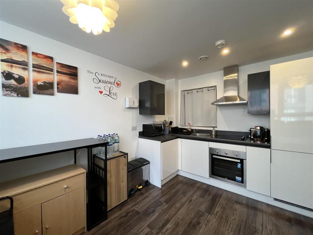 4 bed Studio for rent in Birmingham. From Places - Birmingham