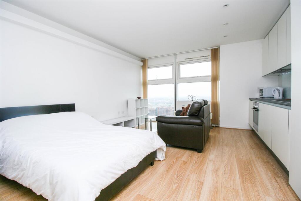 4 bed Studio for rent in Birmingham. From Places - Birmingham 4 bed Studio for rent in Birmingham. From Places - Birmingham