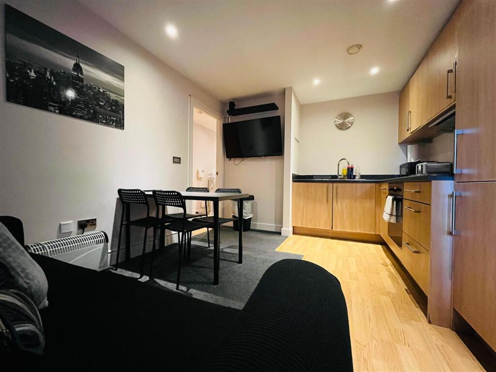 3 bed 1st Floor Flat for rent in Birmingham. From Places - Birmingham