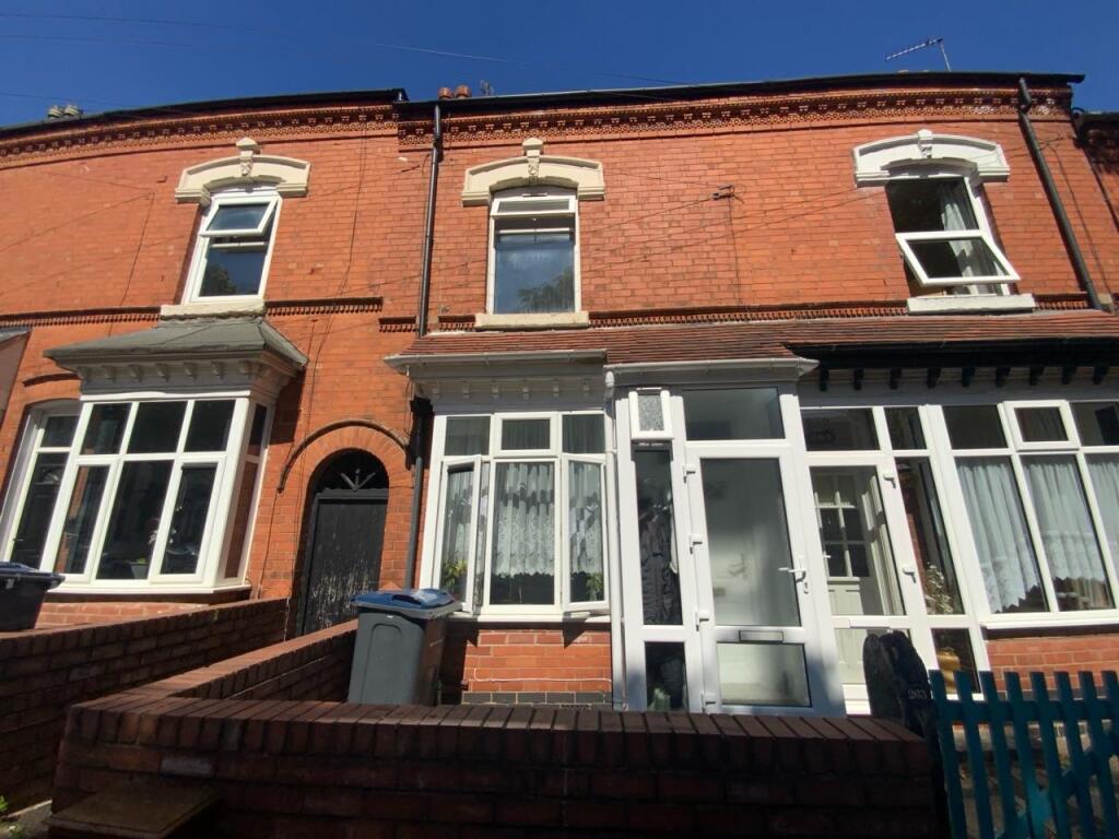 2 bed Mid Terraced House for rent in Solihull. From Archer Bassett - Acocks Green