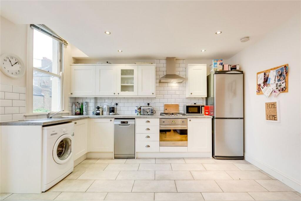 2 bed 1st Floor Flat for rent in Clapham. From Marsh & Parsons - Clapham