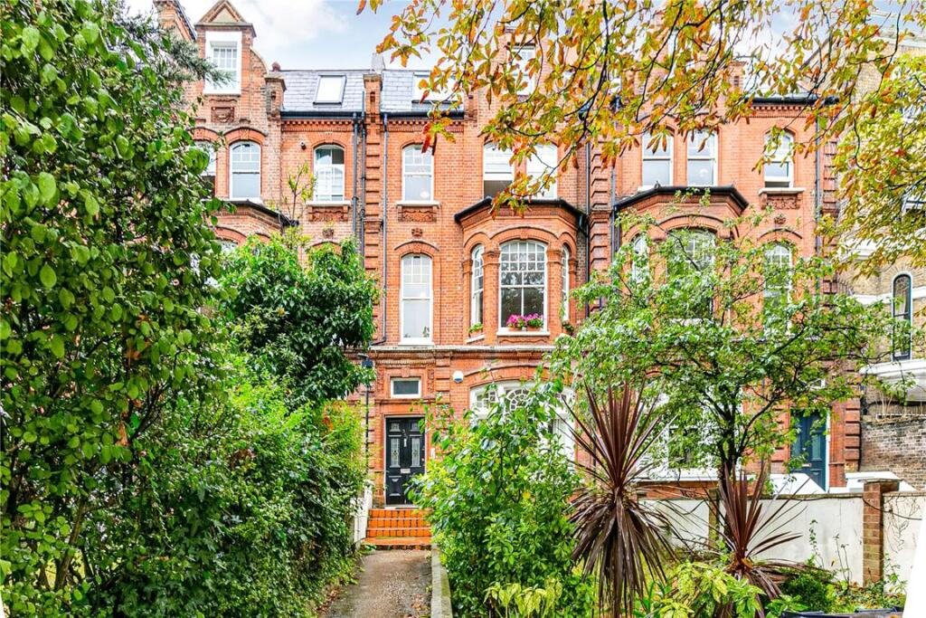 2 bed 1st Floor Flat for rent in Clapham. From Marsh & Parsons - Clapham