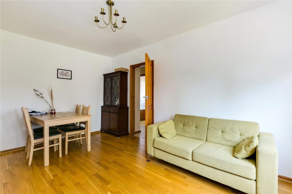 2 bed 1st Floor Flat for rent in Clapham. From Marsh & Parsons - Clapham