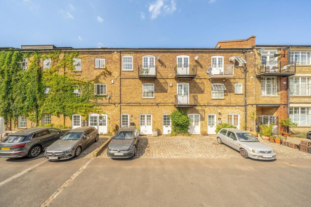 1 bed 1st Floor Flat for rent in London. From Marsh & Parsons - Clapham