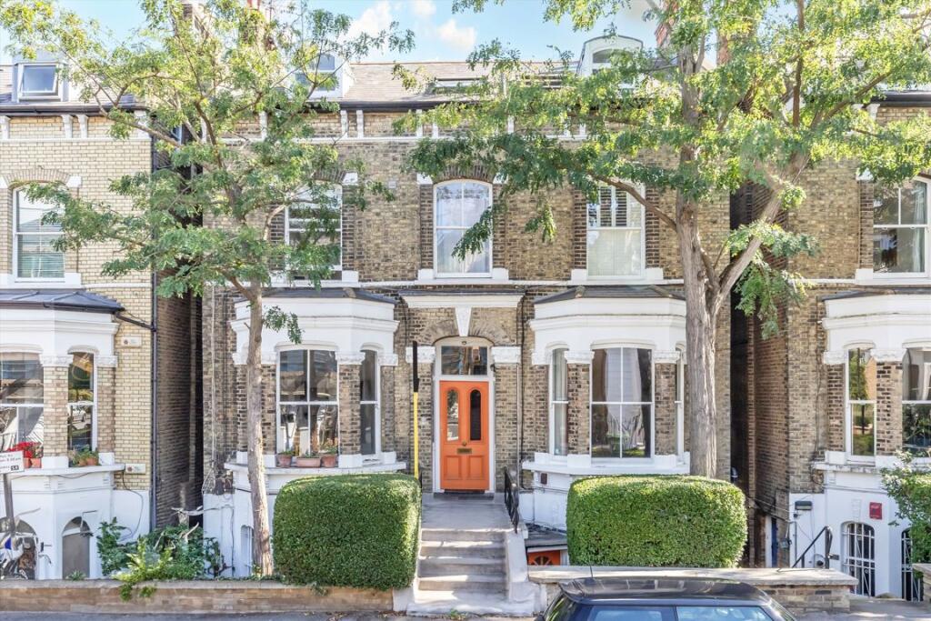 2 bed 1st Floor Flat for rent in London. From Marsh & Parsons - Clapham