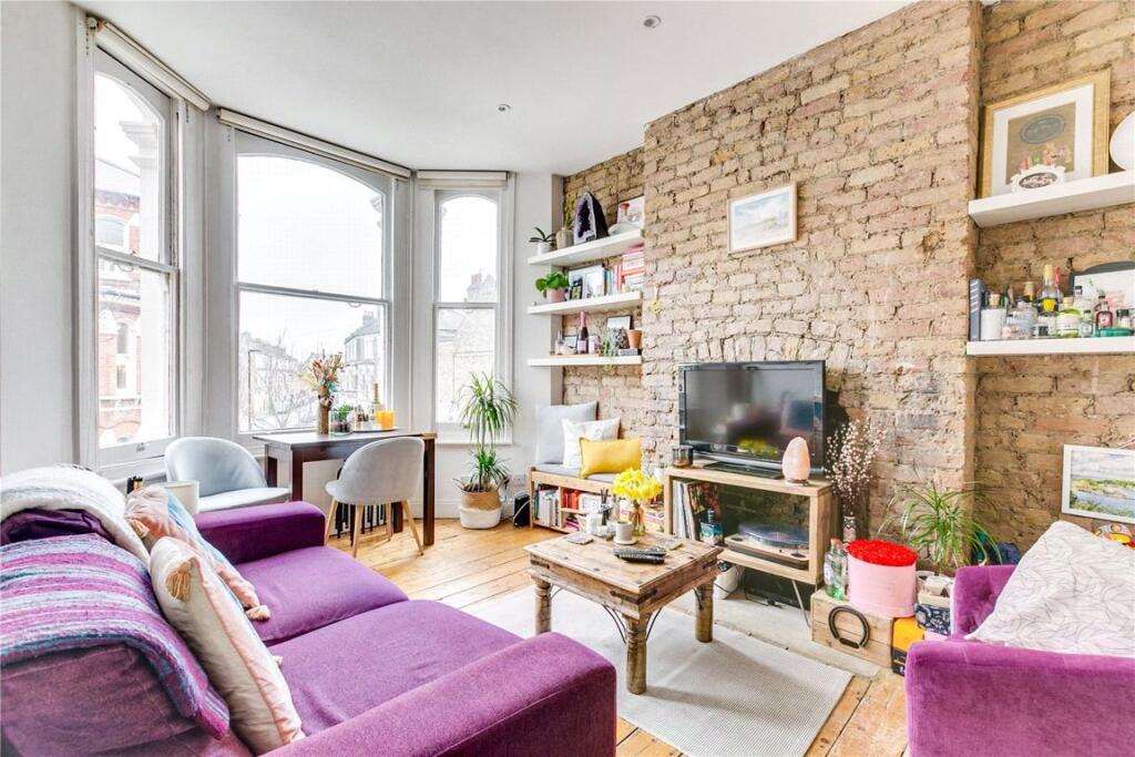 2 bed 1st Floor Flat for rent in London. From Marsh & Parsons - Clapham