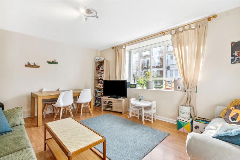 2 bed 1st Floor Flat for rent in London. From Marsh & Parsons - Clapham