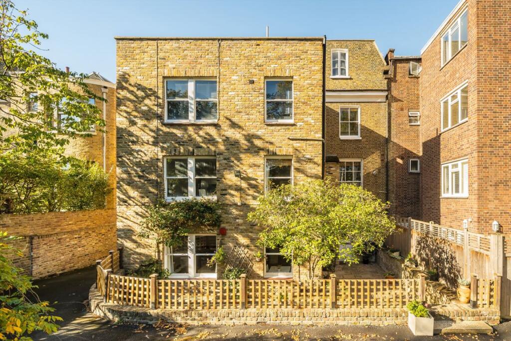 2 bed 1st Floor Flat for rent in Clapham. From Marsh & Parsons - Clapham