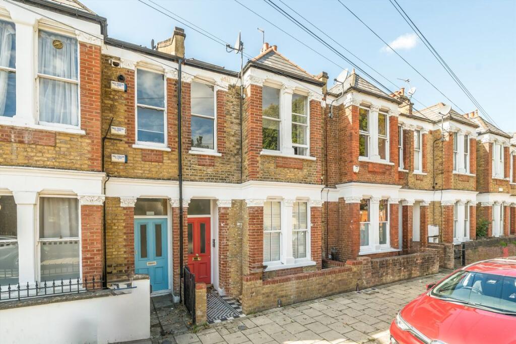 3 bed 1st Floor Flat for rent in Clapham. From Marsh & Parsons - Clapham