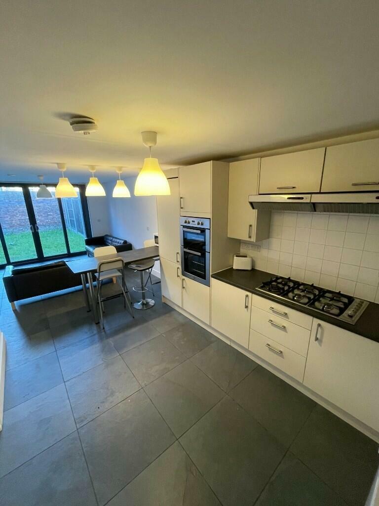 6 bed Semi Detached for rent in Liverpool. From Liverpool Student Lettings - Liverpool