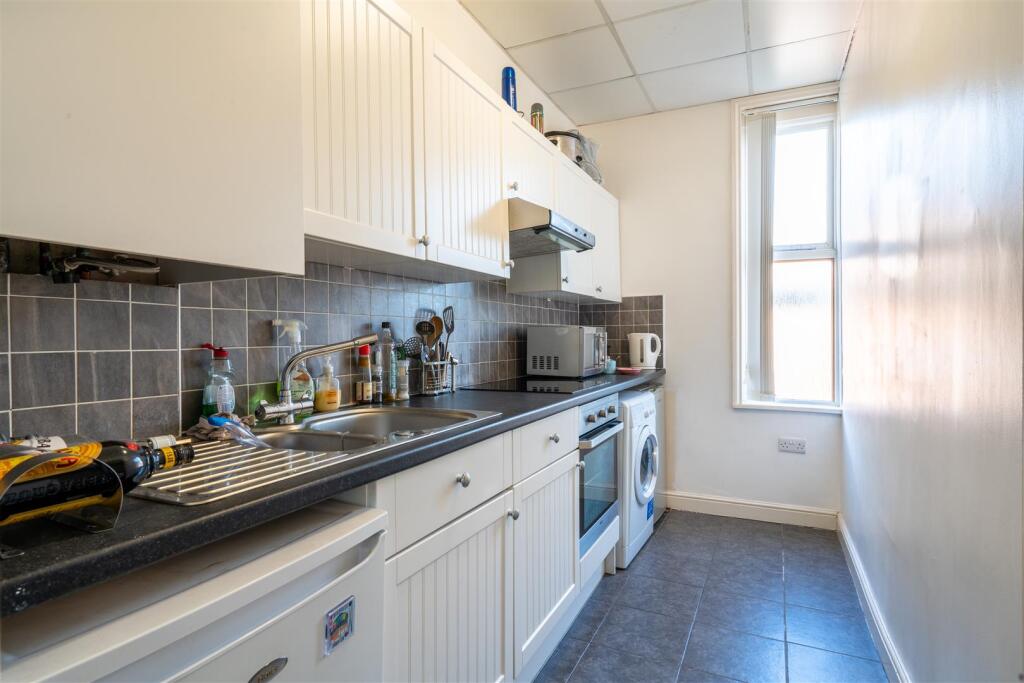 1 bed 1st Floor Flat for rent in Sheffield. From Broomhill Property Shop - Sheffield