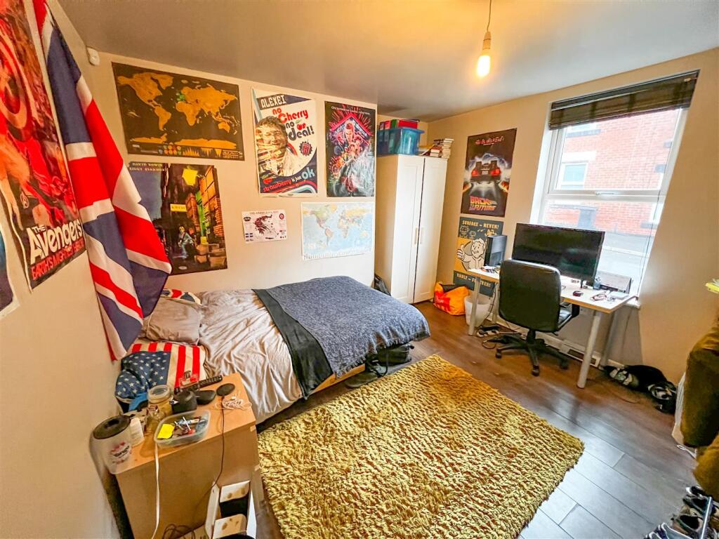 4 bed Detached for rent in Sheffield. From Broomhill Property Shop - Sheffield