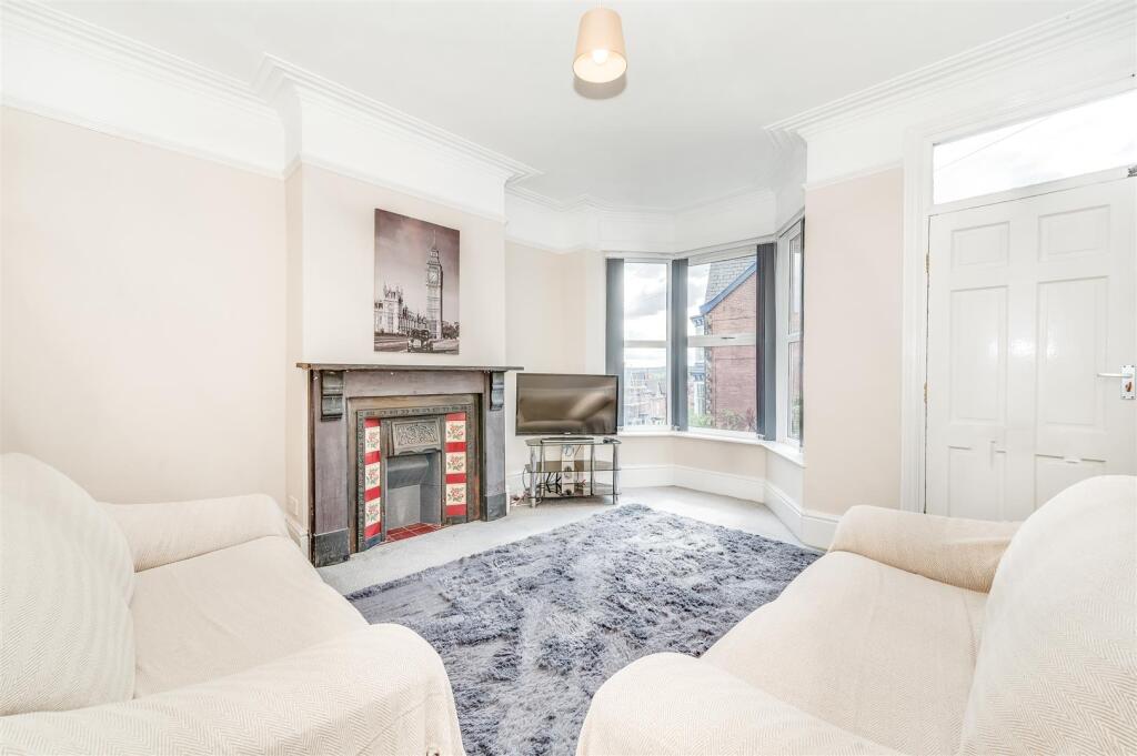 5 bed Detached for rent in Sheffield. From Broomhill Property Shop - Sheffield